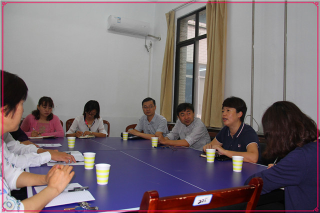 座谈会.JPG 座谈会.JPG